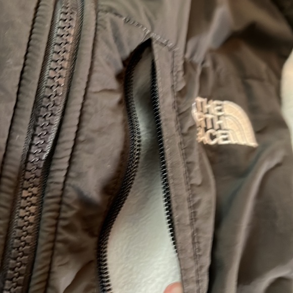 The North Face gray & white jacket size: small - Picture 7 of 10